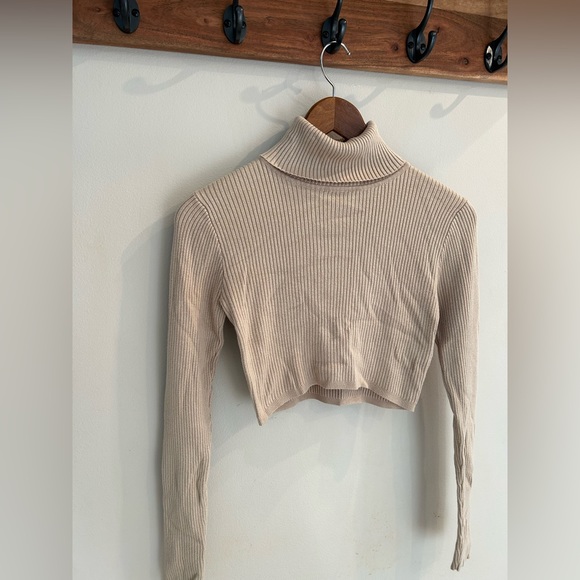 Knit Ribbed Turtleneck Cropped Sweater - high quality sweater - Picture 1 of 4